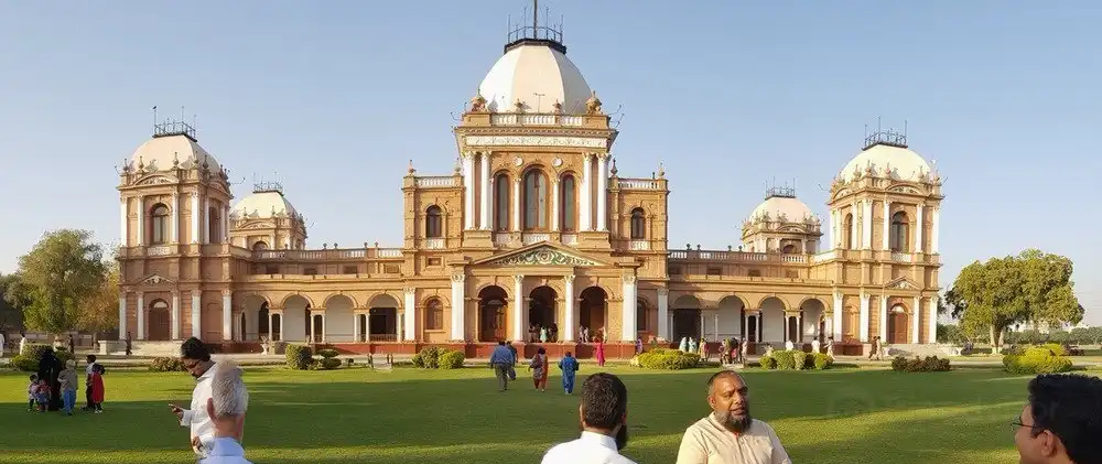 Hotels near Noor Mahal