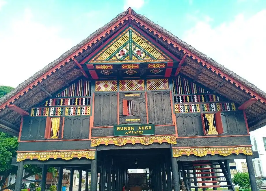 Hotels near Aceh State Museum