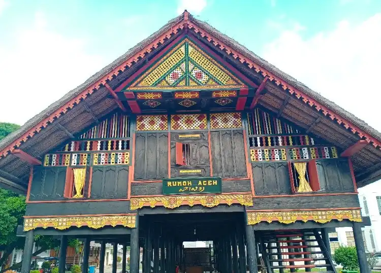 Hotels near Aceh State Museum