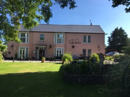 OYO Lamphey Hall Hotel Отели рядом с достопримечательностью «Lamphey Bishop's Palace»