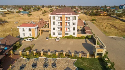 Regency Hotel & Resort - Singida - parking