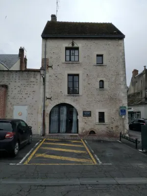 La Tour Aux Grains Chambres Autonomes Hotels in Romorantin-Lanthenay