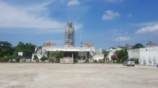 Vihara Avalokitsvara - Statue of Dewi Kwan Im