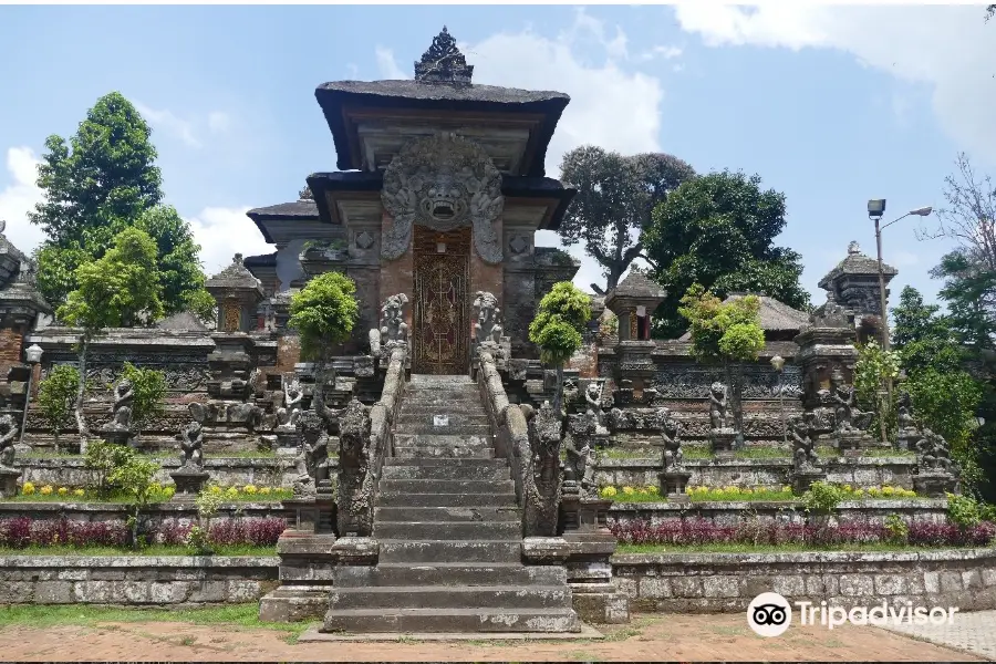 Temple of the Meeting of the Three (Pura Samuan Tiga)