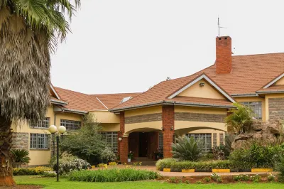 La Belle Villa Hotels near Tinga Town