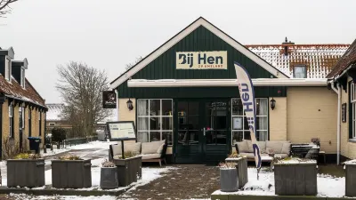Bij Hen op Ameland Hotels in Nes