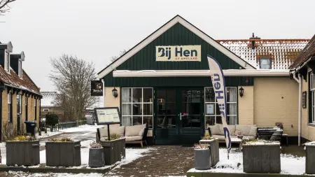 Bij Hen op Ameland Отели в г. Амеланд