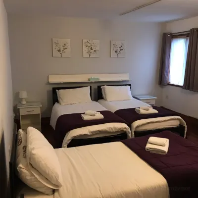 Breeze Guest House Hotels near Croxteth