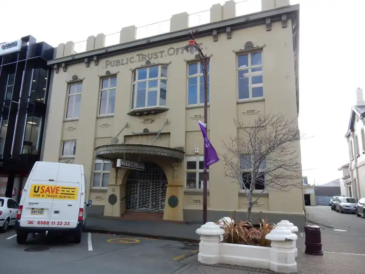 Hotels near Chiaroni Gallery