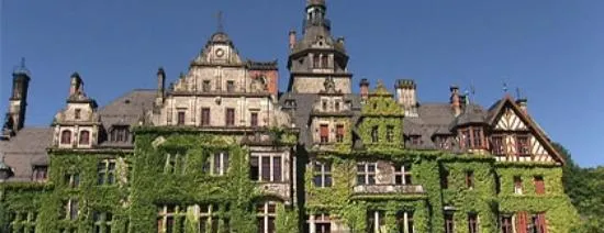 Orangerie und Schloss Ramholz