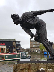 Statue of Freddie Truman