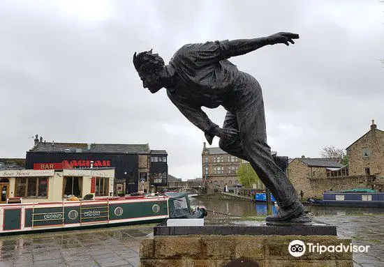 Statue of Freddie Truman