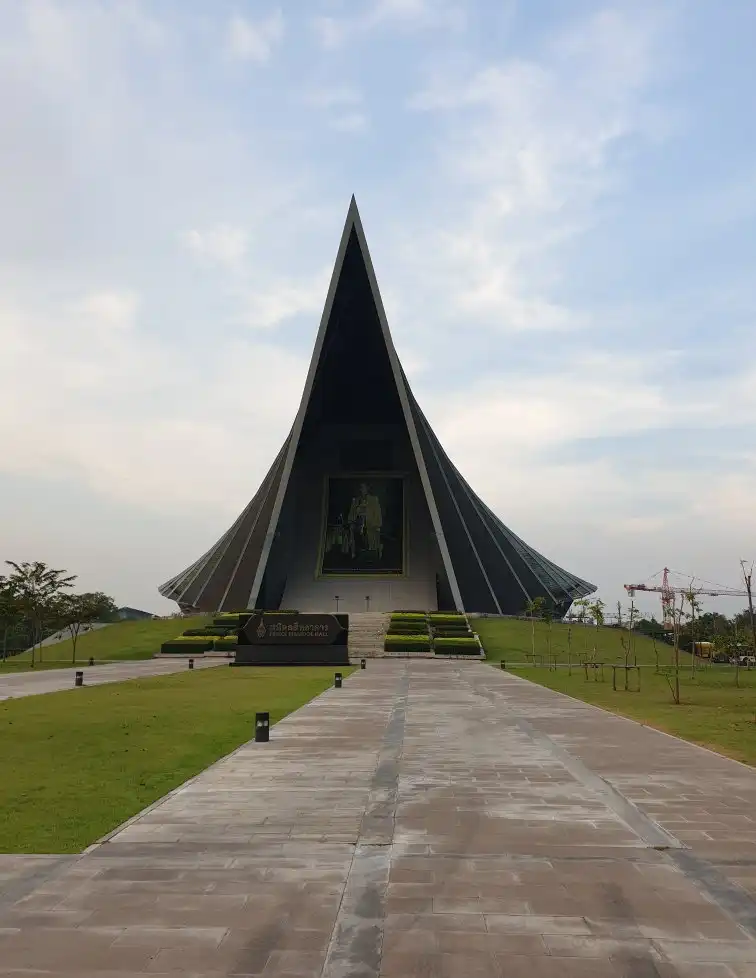 Hotels near Prince Mahidol Hall