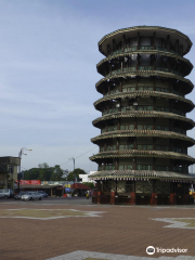 Torre inclinada de Teluk Intan