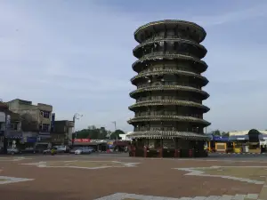 Menara Condong Teluk Intan