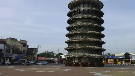 Menara Condong Teluk Intan