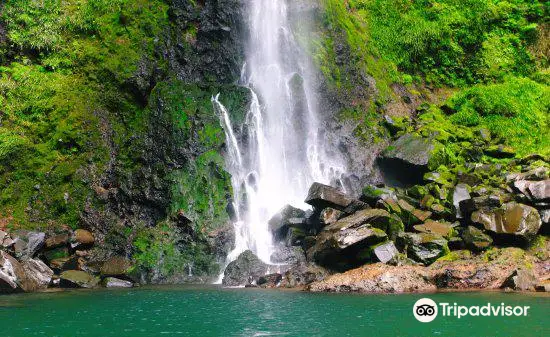 Higashi Shiiya Falls