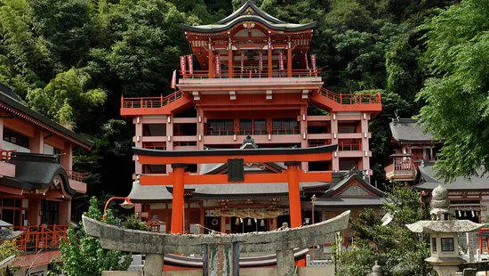 Kusadoinari Shrine