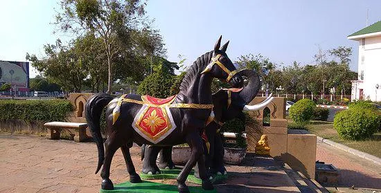 King Narai the Great Monument
