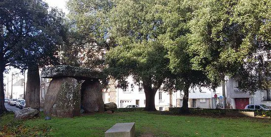 Dolmen des Trois Pierres