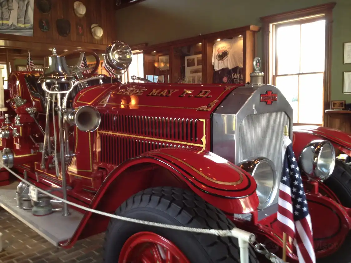 Glen Lake Fire Department附近的飯店