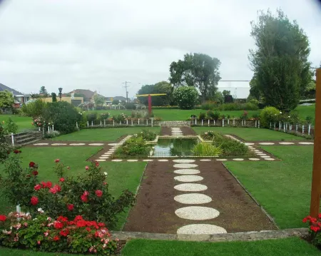 Botanic Apartments Отели в г. Уоррнамбул