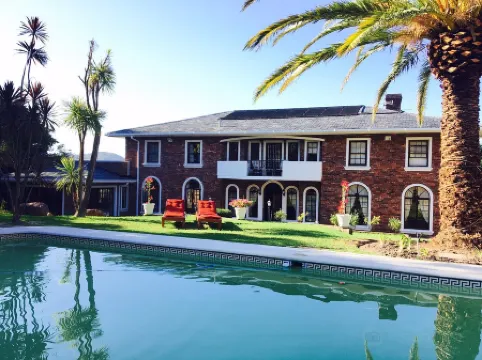 Boutique Villa Guesthouse Отели рядом с достопримечательностью «Vergelegen Wine Estate»