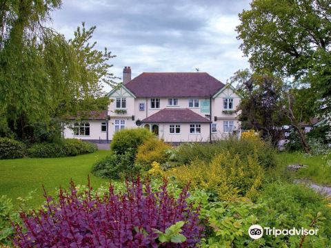 伯頓郊外小屋旅館及水療