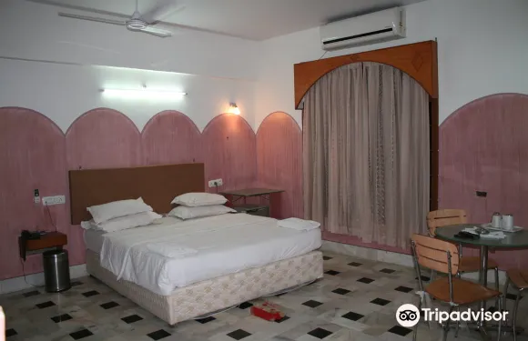 依倫斯阿育王舒適酒店