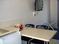 Raceview Motor Inn