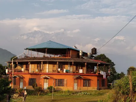 Mystique Highland Resort Отели рядом с достопримечательностью «Dhampus View Tower»