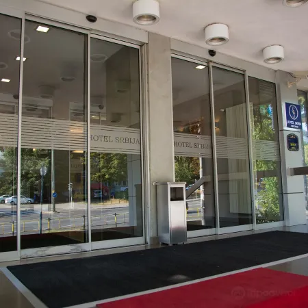 DOO Hotel Srbija Отели рядом с достопримечательностью «Voždovac»