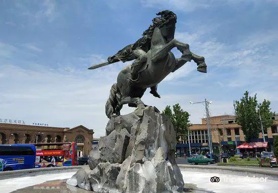 Vardan Mamikonyan Statue