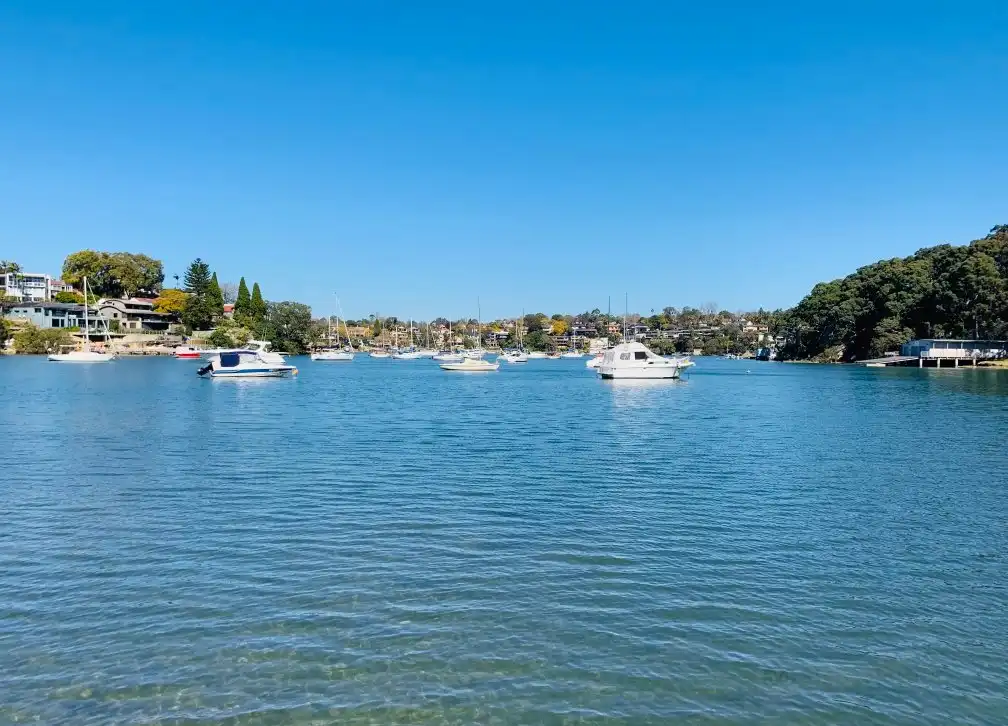 Hotels near Tambourine Bay Reserve and Warraroon Reserve Walk