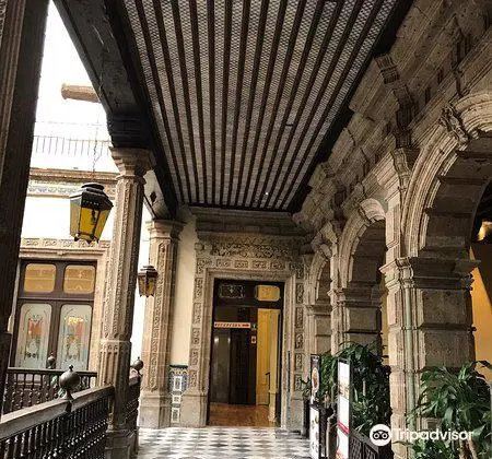 Casa de los Azulejos