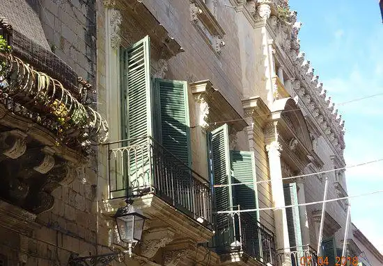 Hotel in zona Palazzo Impellizzeri Vianisi