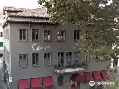 The Glam Boutique Hotel & Apt