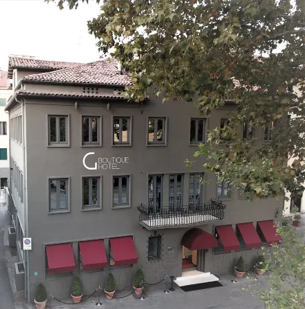 The Glam Boutique Hotel & Apt