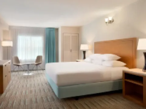 エンバシー スイーツ バイ ヒルトン サン フアン ホテル＆カジノ カロライナのホテル