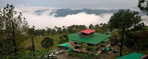 Flutter Hotels & Resort فنادق في Lansdowne