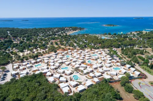 Maistra Camping Polari บ้านถิ่นโมบายล์ - กระท่อม