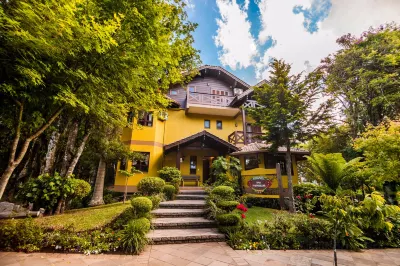 Pousada Das Papoulas Hotels in Vila Suica