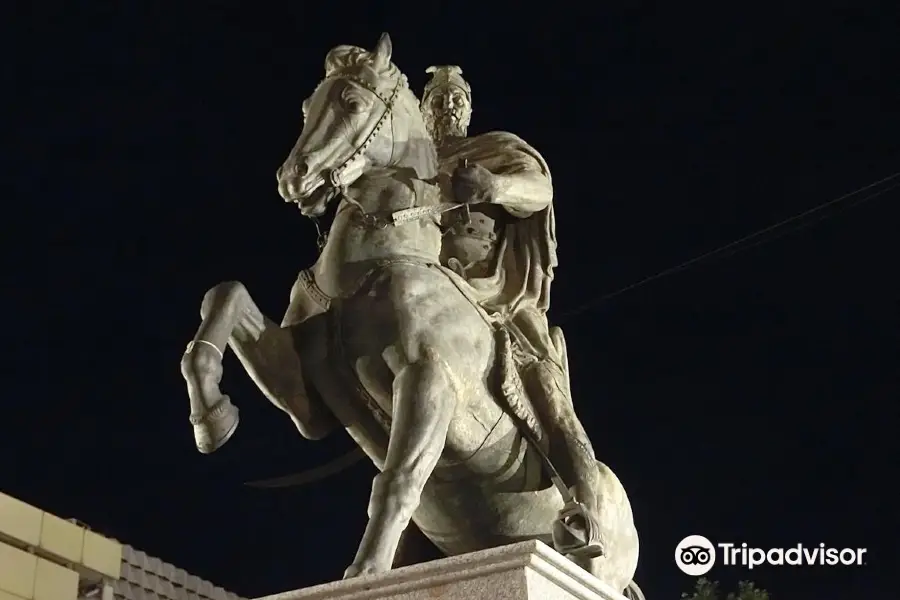 Skanderbeg statue