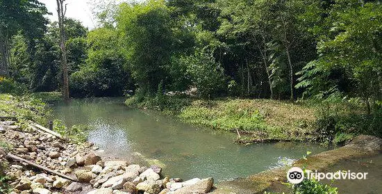 Namtok Lan Rak or Namtok Tat Hin Kong