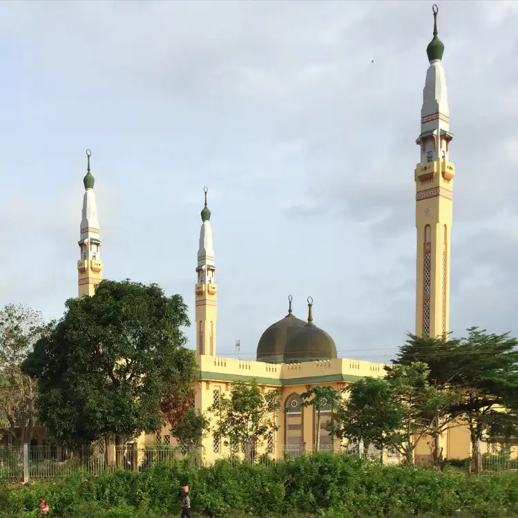 Hotels near Baie bayoum