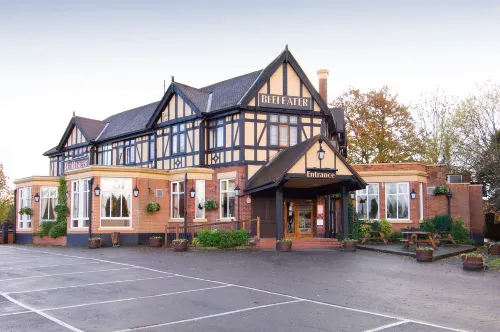 Premier Inn Manchester Airport Heald Green - Parkplatz