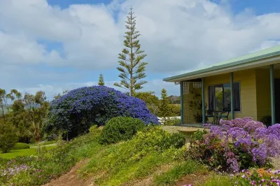 Emu Bay Holiday Homes Отели в г. Кингскот