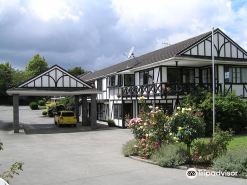 Kingswood Manor Motel