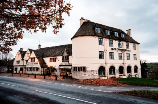 The Bear of Rodborough Hotel โรงแรมใน
