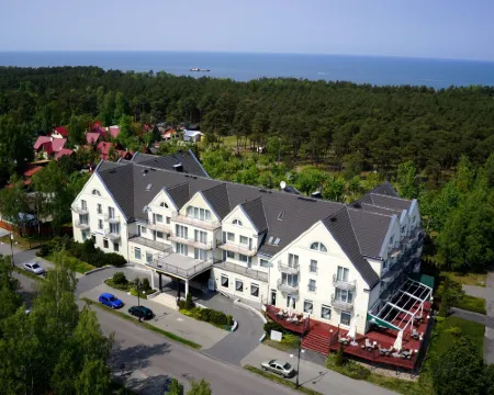 Łeba Hotel & Spa โรงแรมในLeba